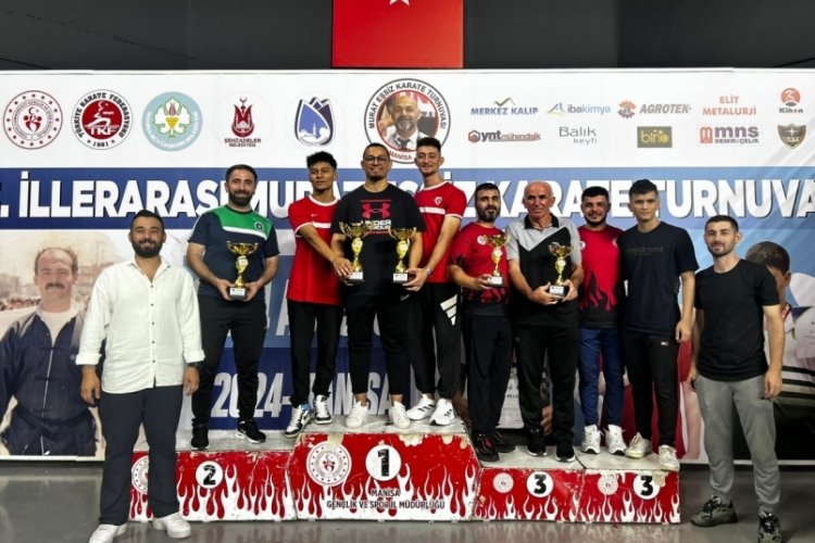 Bursa B&uuml;y&uuml;kşehir Belediyesporlu karateciler Manisa'da 23 madalya kazandı
