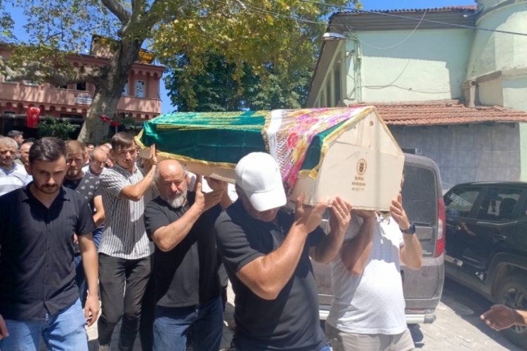 Gen&ccedil; gazeteci Bursa'da son yolculuğuna uğurlandı!