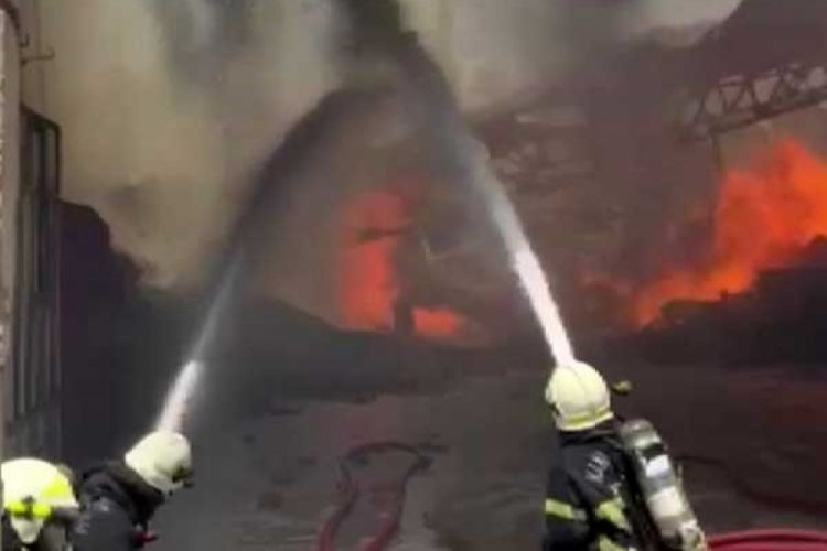 Kahramanmaraş'ta tekstil fabrikasında yangın