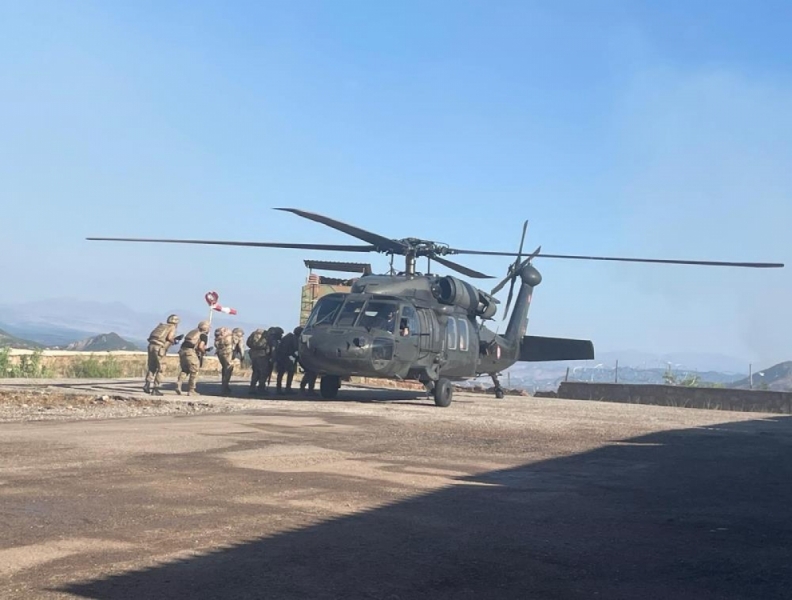 Tunceli'deki yangını s&ouml;nd&uuml;rmek i&ccedil;in asker devreye girdi