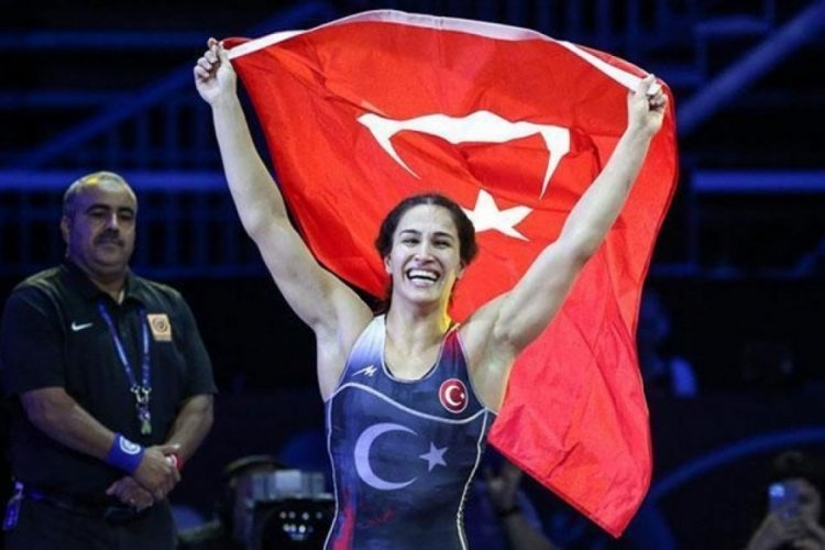 Buse Tosun &Ccedil;avuşoğlu, Paris'te bronz madalya kazandı!