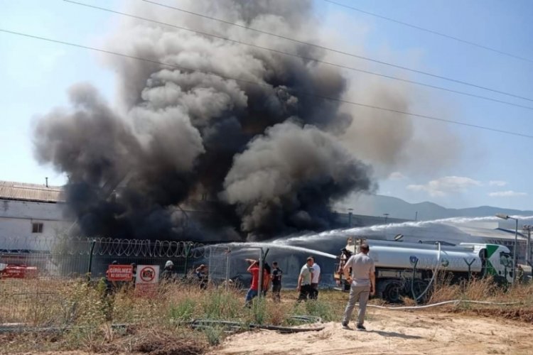 Bursa'da yat fabrikasındaki yangın kontrol altına alındı