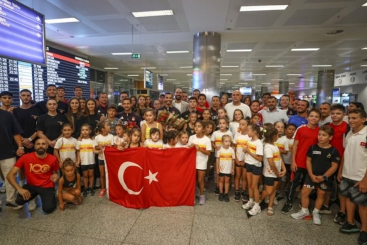 Paris 2024 Olimpiyat Oyunları'nda 5'inci olan Arıcan'a coşkulu karşılama