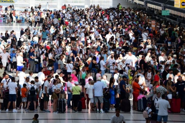 Bakan Uraloğlu a&ccedil;ıkladı: 129 milyon 738 bin 772 yolcuya hizmet verildi
