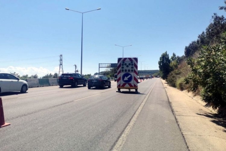 Bursa-Mudanya yolunda oluşan &ccedil;atlaklar d&uuml;zeltildi