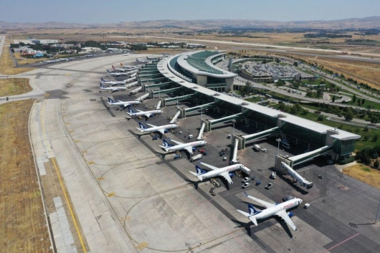 Bakan Uraloğlu, 2024 temmuz ayı u&ccedil;ak, yolcu ve y&uuml;k istatistiklerini a&ccedil;ıkladı