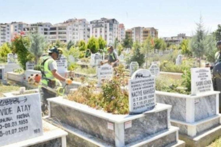 Mezarlıklarda yeni d&ouml;nem! Yakınlarını karekodla yad ediyorlar