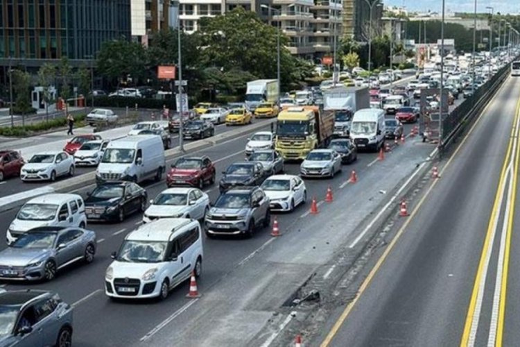 İstanbul'da 45 g&uuml;nl&uuml;k yol &ccedil;alışması: D-100 iki şeride d&uuml;şecek