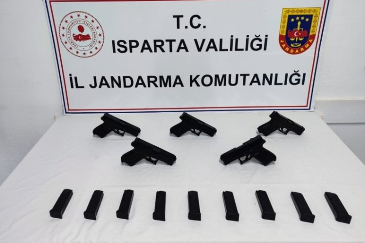 Isparta'da silah ka&ccedil;ak&ccedil;ılığı yapan şahıs tutuklandı