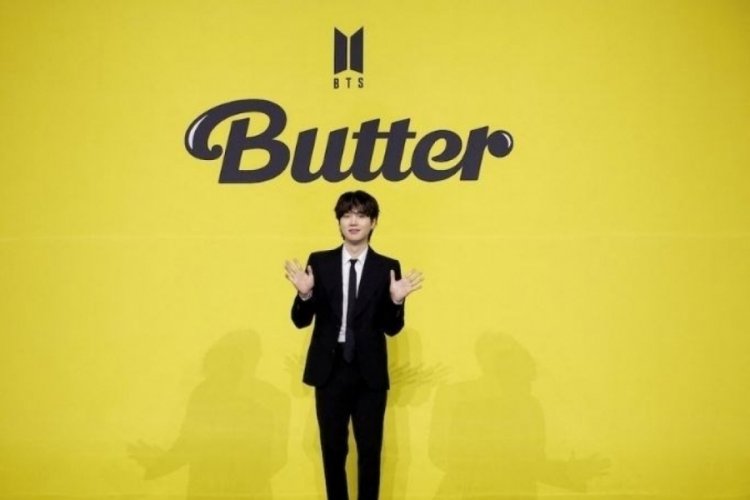 Hayranlarından &ouml;z&uuml;r diledi... BTS yıldızı ehliyetini kaptırdı!
