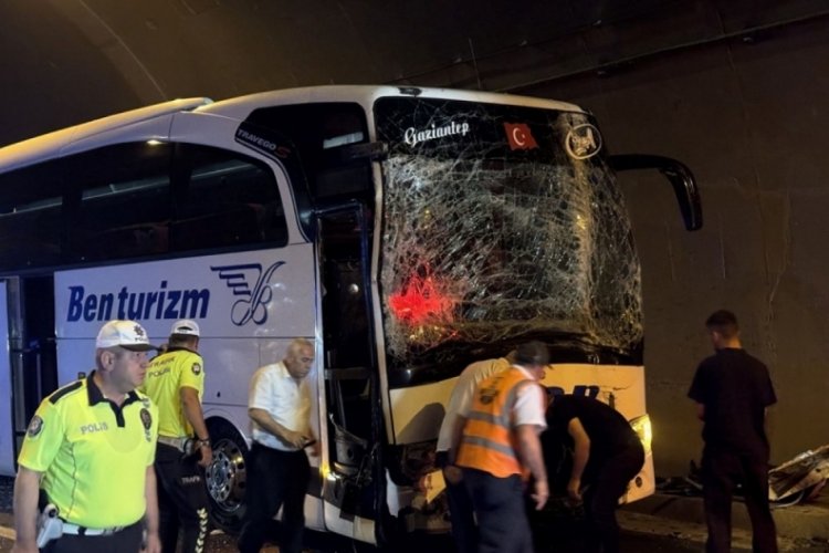 Anadolu Otoyolu'nda zincirleme trafik kazası! 15 kişi yaralandı