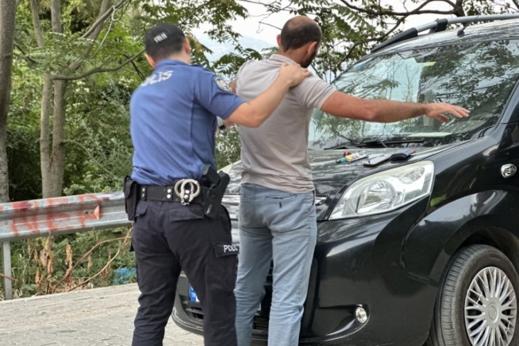 Bursa'da Zeyniler Yolu'nda kuralları ihmal edip alkol alanlara ceza yağdı!