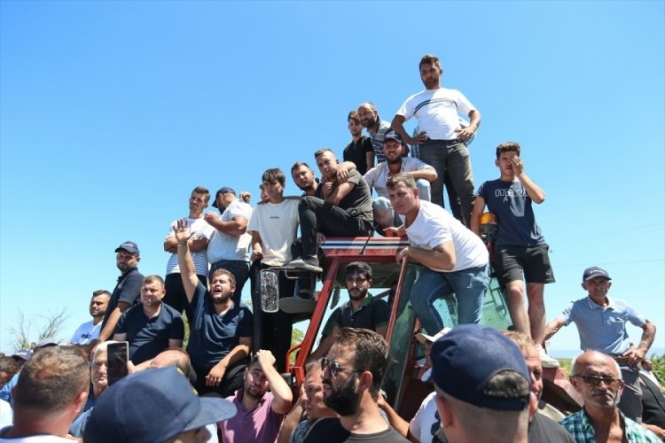 EMEP Bursa: Karacabey'de eylem yapan domates &uuml;reticilerinin eylemini sahipleniyoruz
