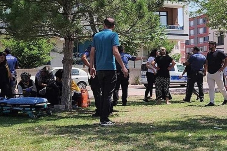 Konya'da kuzeninin evinin &ouml;n&uuml;nde ateş a&ccedil;tı: Yaralılar var