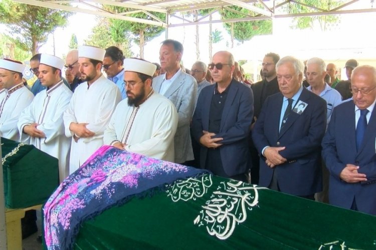 T&uuml;rkiye'nin ilk kadın cerrahıydı! Tıp camiası yasta