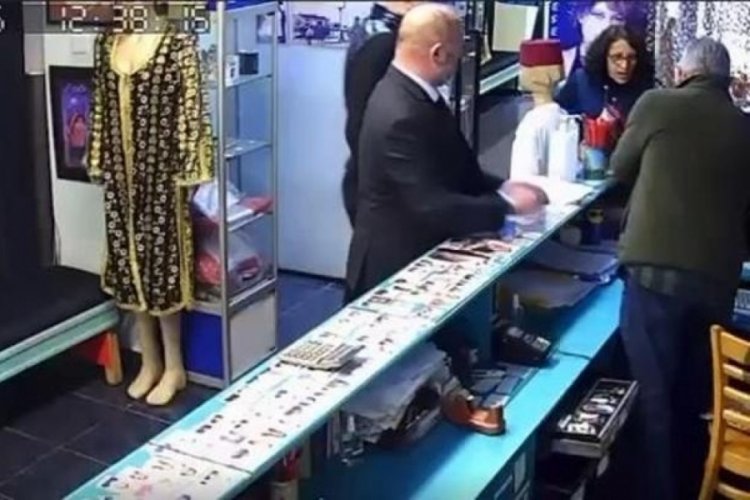 Bor&ccedil;lu olduğu 523 bin liralık senedi yuttu