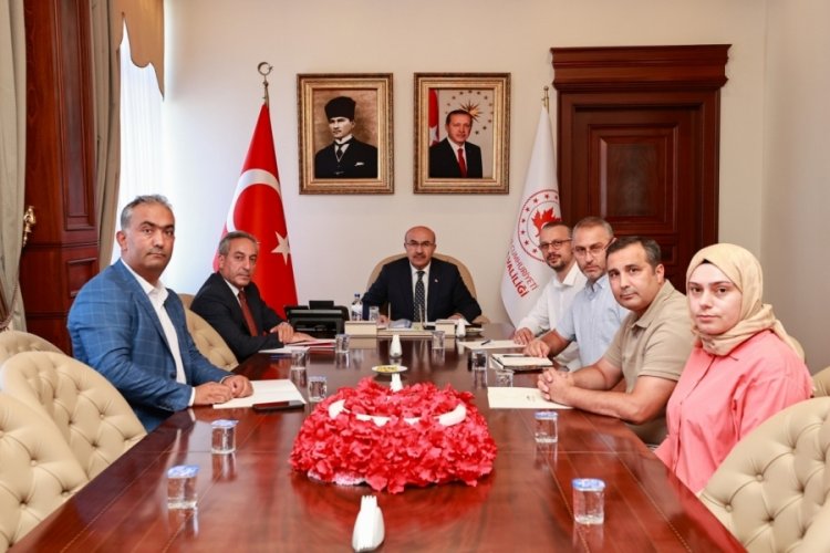 Vali Demirtaş zincir market temsilcileriyle g&ouml;r&uuml;şt&uuml;