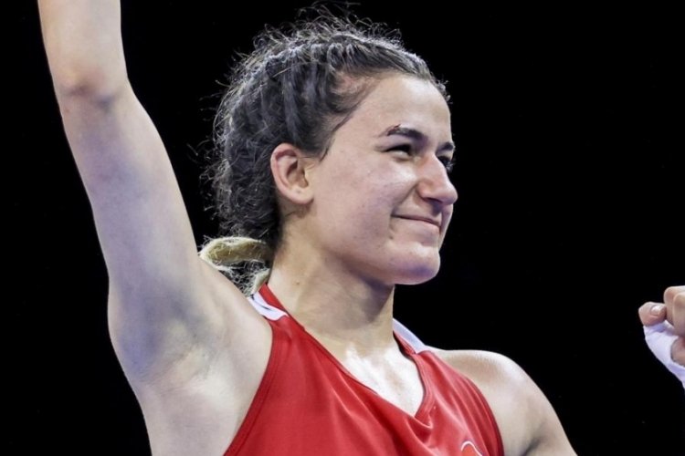 Milli boks&ouml;r Hatice Akbaş olimpiyat ikincisi oldu