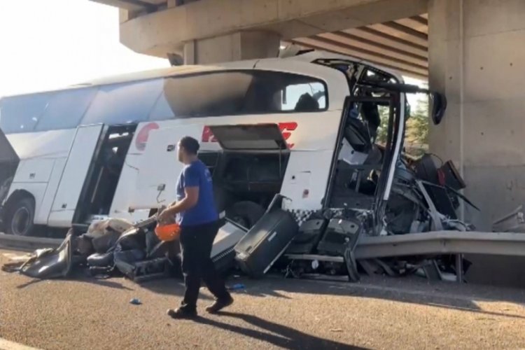 Ankara'da otob&uuml;s kazası: &Ccedil;ok sayıda &ouml;l&uuml; ve yaralı var
