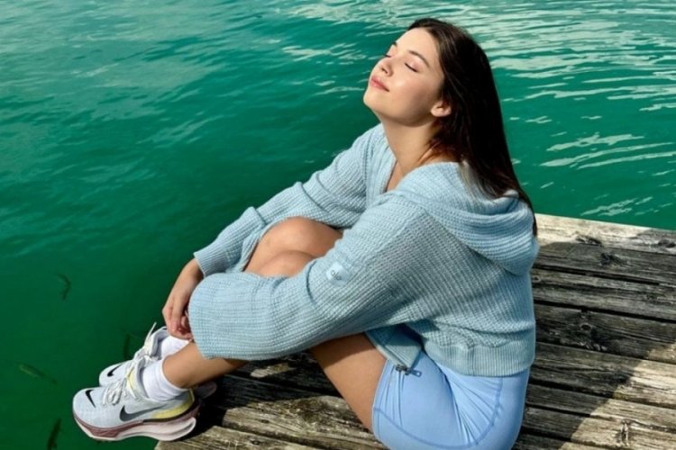 Afra Sara&ccedil;oğlu, Demet Akalın'ı kızdırdı!
