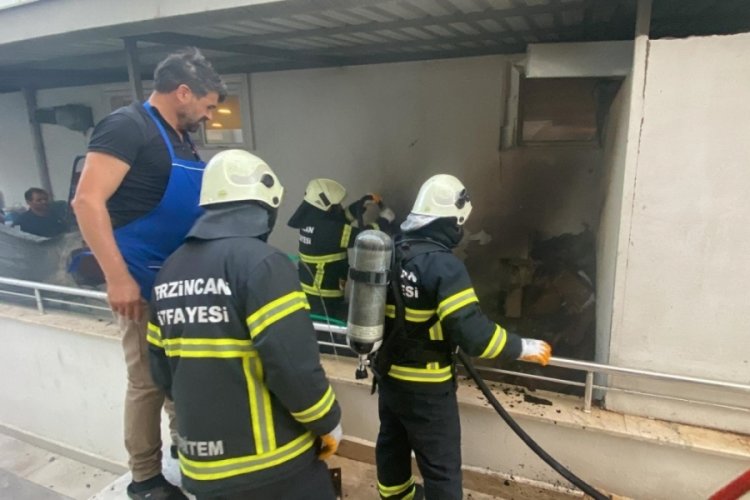 Odunlukta &ccedil;ıkan yangın b&uuml;y&uuml;meden s&ouml;nd&uuml;r&uuml;ld&uuml;