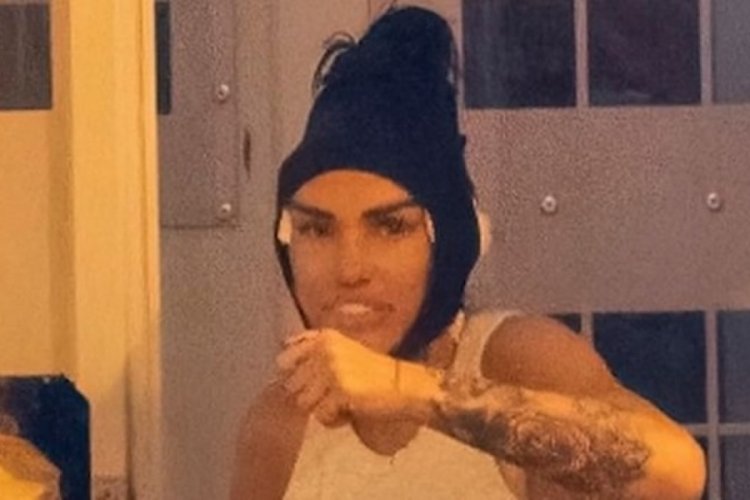 İngiliz model Katie Price, T&uuml;rkiye d&ouml;n&uuml;ş&uuml; g&ouml;zaltına alındı