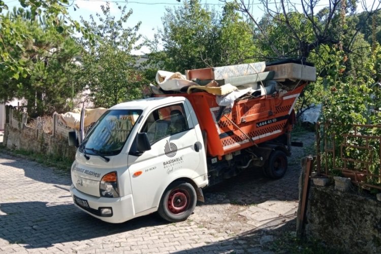Kocaeli'nde Başiskele Belediye ekipleri mıntıka temizliği yaptı