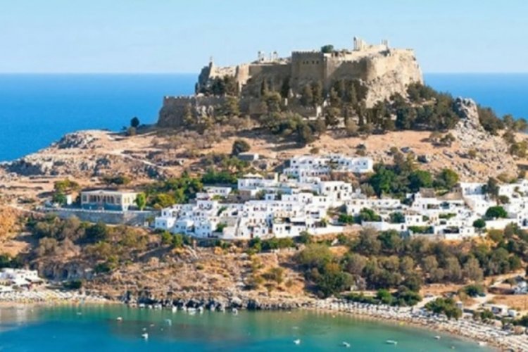Rodos'ta T&uuml;rk teknisyenler g&ouml;zaltına alındı