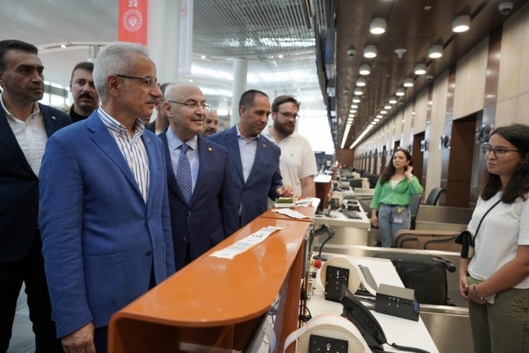 Bakan Uraloğlu: Trene binen vatandaşlarımız 23 dakikada havalimanına ulaşabilecek