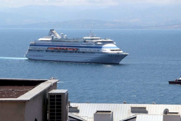 'Astoria Grande' adlı turist gemisi 915 yolcusuyla Sinop'a geldi