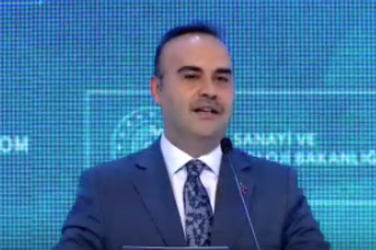 Bakan Kacır Bursa'da: &Uuml;retimin kalbi tesislerimizi her daim destekleyeceğiz