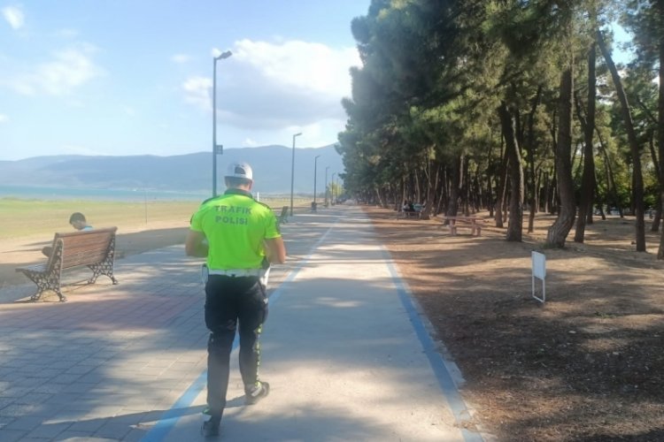 Bursa'da y&uuml;r&uuml;y&uuml;ş yoluna giren motosikletlere polis dur dedi