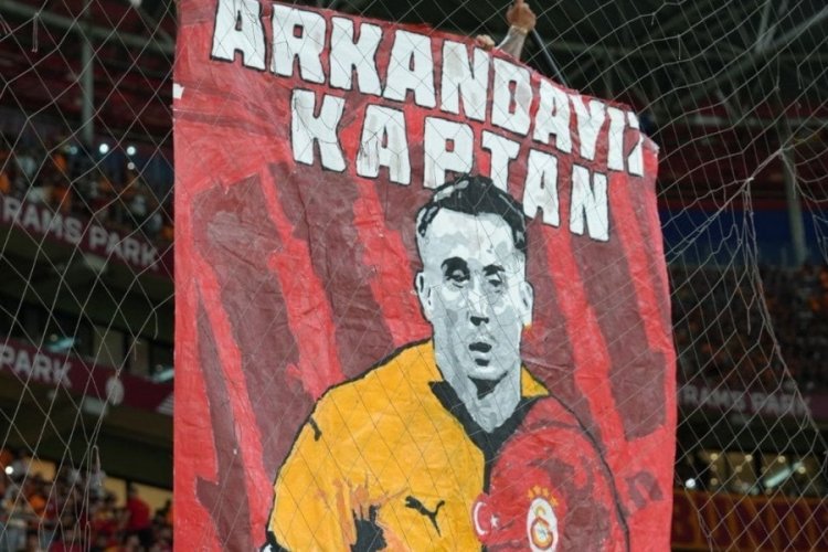 Galatasaray taraftarından Kerem Akt&uuml;rkoğlu'na destek