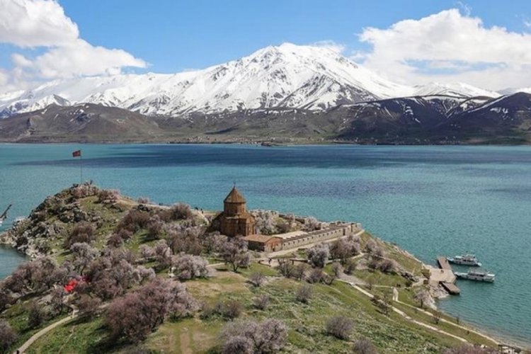 İki şehir arasında 'Van G&ouml;l&uuml;' gerginliği!