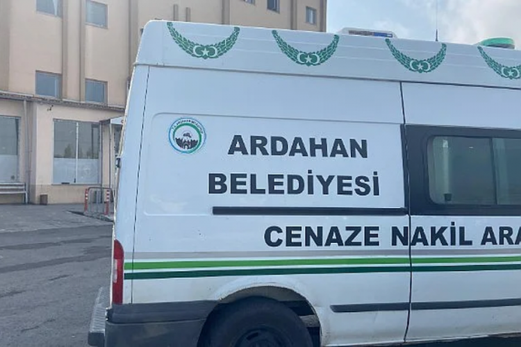 Ardahan'da belediye başkanının şof&ouml;r&uuml; hayatını kaybetti!