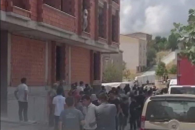 İstanbul'da cani koca eşini sokak ortasında katletti!