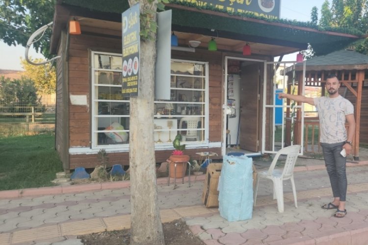 Depremzede esnafın iş yerini soydular