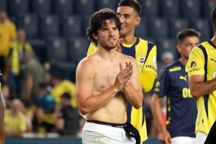 Ferdi Kadıoğlu'nun ayrılık iddialarına Fenerbah&ccedil;e'den yanıt