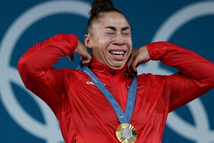 Norve&ccedil;li halterci Solfrid Eila Amena Koanda'dan olimpiyat rekoru