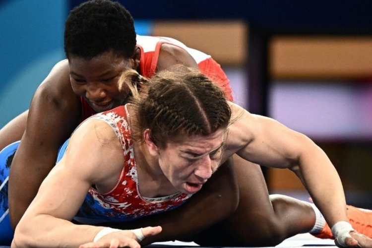 Milli g&uuml;reş&ccedil;i Yasemin Adar Yiğit, Olimpiyat Oyunları'na veda etti