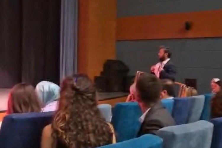 CHP Nil&uuml;fer Gen&ccedil;lik Kolları Kongresi'nde gerginlik!  Kınalı salonu terk etti