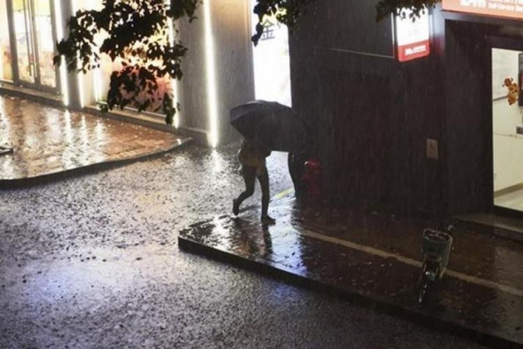 &Ccedil;in'de şiddetli yağışlar sebebiyle Si&ccedil;uan eyaletinden 80 bin kişi tahliye edildi