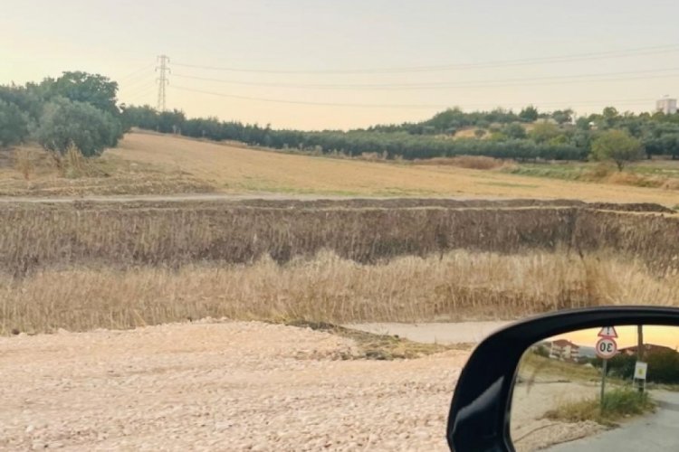 Bursa'da g&uuml;venlik &ouml;nlemi alınmayan şantiye &ccedil;alışması tehlike sa&ccedil;ıyor!