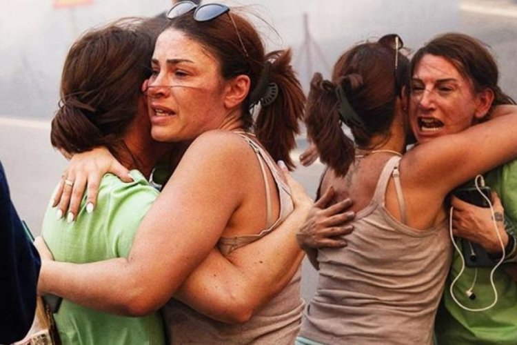 Yunanistan bu sabah kabusa uyandı, insanlar ka&ccedil;ıyor