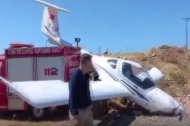 &Ccedil;anakkale'de eğitim u&ccedil;ağı acil iniş yaptı!