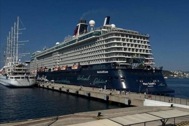 Bodrum'a iki kruvaziyerle 3 bin 162 yolcu geldi
