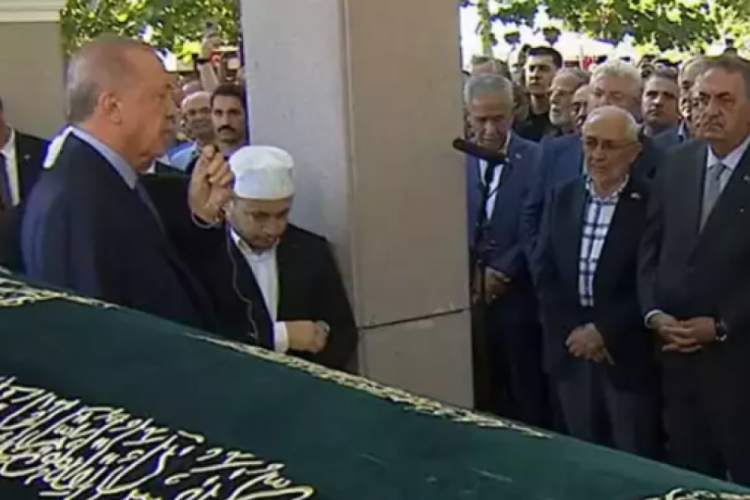 Cumhurbaşkanı Erdoğan Mehmet Doğan'ın cenazesine katıldı