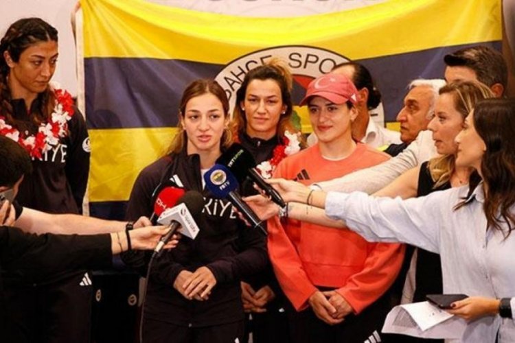 Olimpiyat madalyalı sporcular T&uuml;rkiye'de! "&Ouml;rnek olmak istiyoruz"