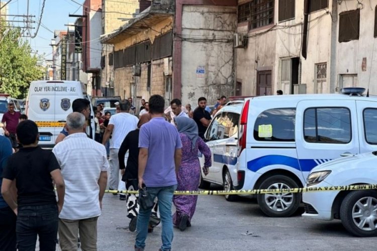 Gaziantep'te pres makinesinin arasında kalan iş&ccedil;i &ouml;ld&uuml;