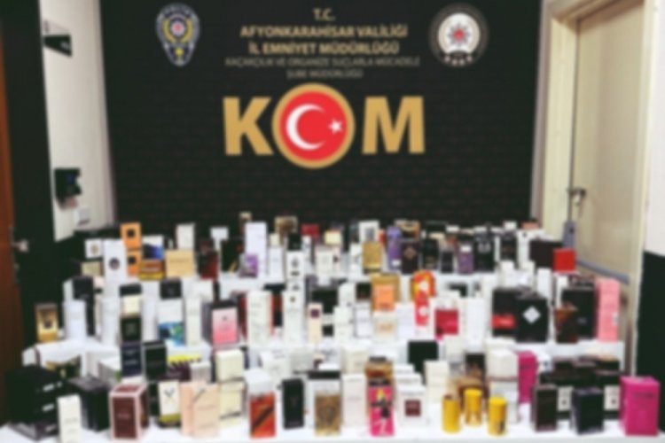 Binlerce adet g&uuml;mr&uuml;k ka&ccedil;ağı parf&uuml;m ele ge&ccedil;irildi
